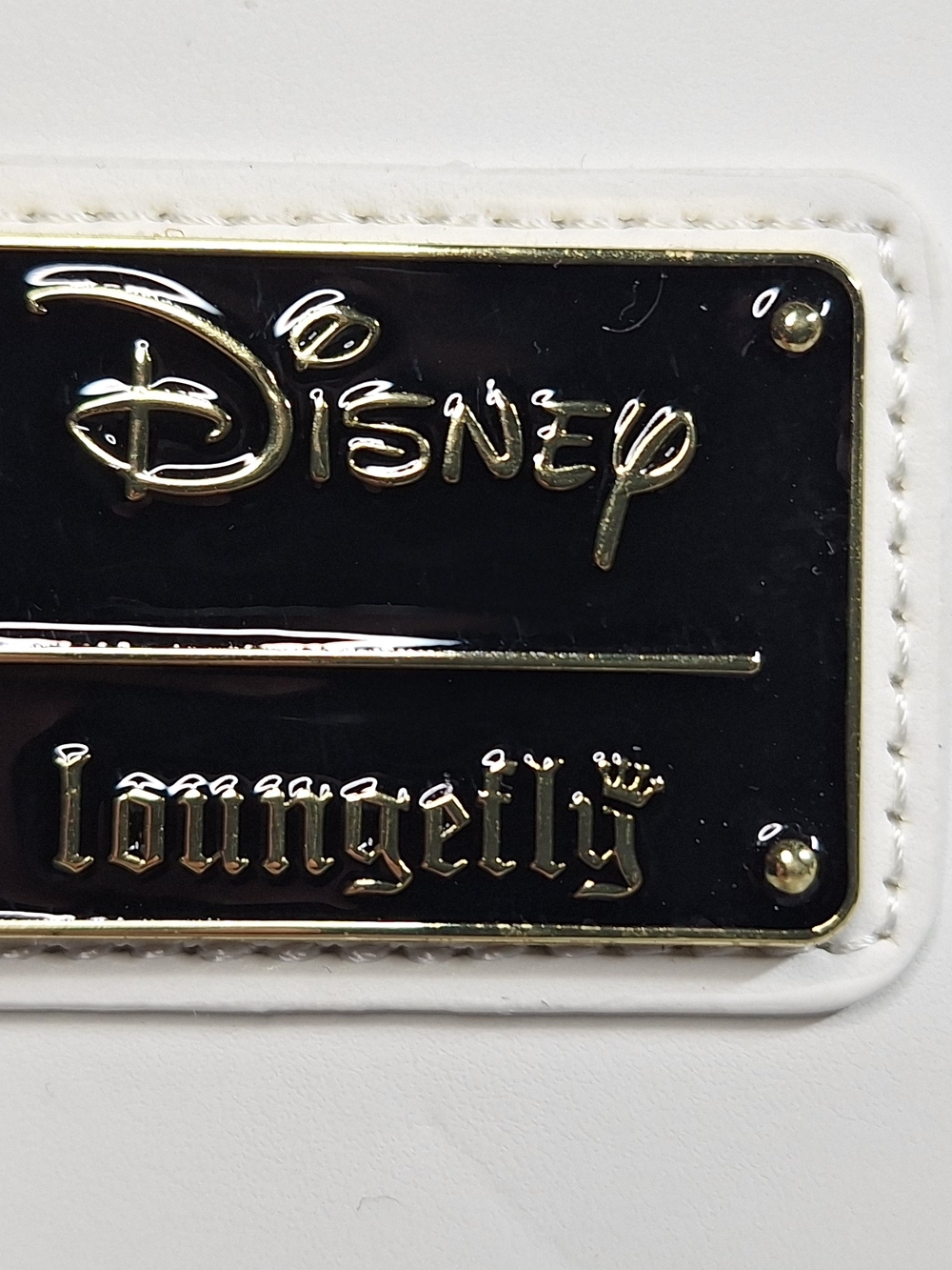 Loungefly Disney Minnie Mouse Daisy Crossbody‎ Bag- Daisy Petals, Yellow Center - Picture 5 of 9